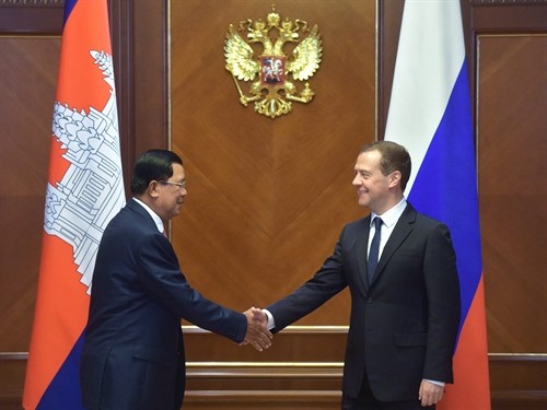 Nga và Campuchia ký 8 thỏa thuận hợp tác
