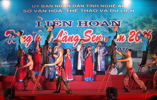 Khai mạc Liên hoan Tiếng hát làng Sen năm 2016 