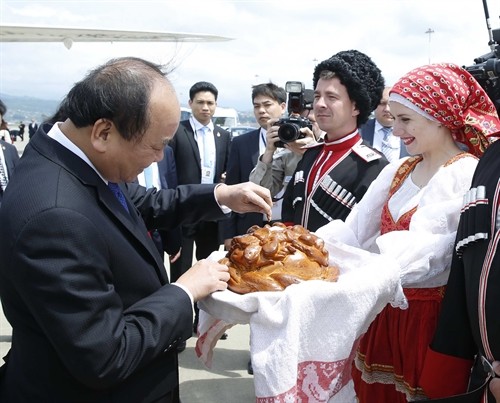 Thủ tướng Nguyễn Xuân Phúc tới Sochi tham dự Hội nghị cấp cao kỷ niệm 20 năm Quan hệ đối thoại ASEAN – Nga