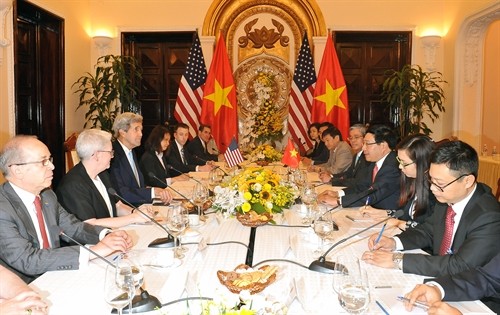 Phó Thủ tướng, Bộ trưởng Ngoại giao Phạm Bình Minh hội đàm với Bộ trưởng Ngoại giao Hoa Kỳ John Kery
