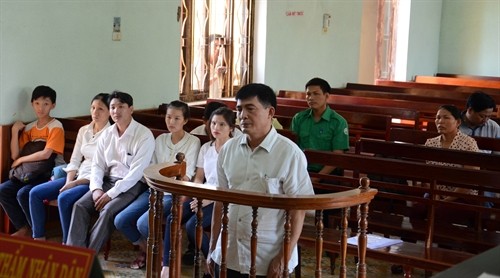 Nguyên Viện trưởng Viện Kiểm sát nhân dân huyện Tu Mơ Rông nhận án 18 tháng tù giam