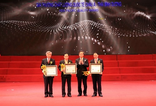 80 doanh nghiệp được trao Giải thưởng Chất lượng Quốc gia và Giải thưởng Chất lượng Quốc tế năm 2015