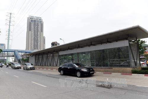 Hà Nội bàn giao hệ thống nhà chờ tuyến xe buýt nhanh BRT