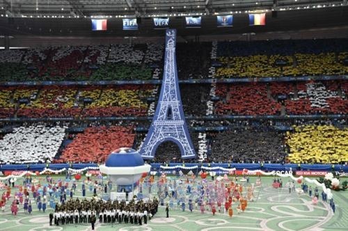 EURO 2016: Lễ khai mạc ngắn gọn và ý nghĩa