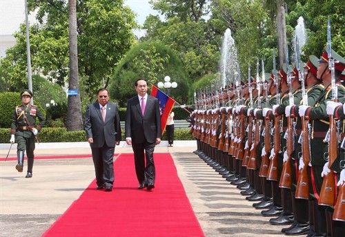Chủ tịch nước Trần Đại Quang bắt đầu chuyến thăm cấp nhà nước CHDCND Lào 
