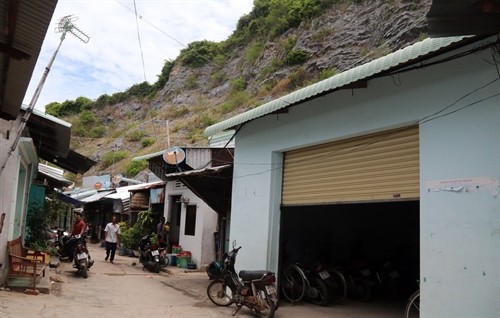 Kiên Giang: Sớm di dời các hộ dân sống dưới chân núi Ba Hòn
