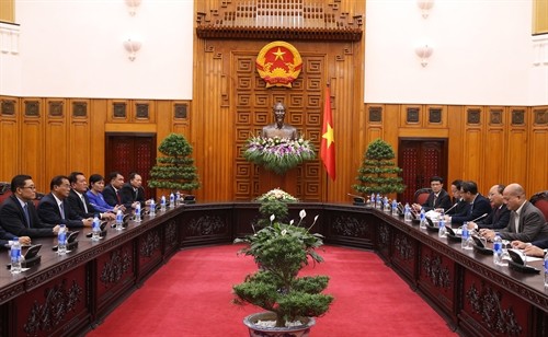 Thủ tướng Nguyễn Xuân Phúc tiếp Bộ trưởng Kế hoạch và Đầu tư Lào 
