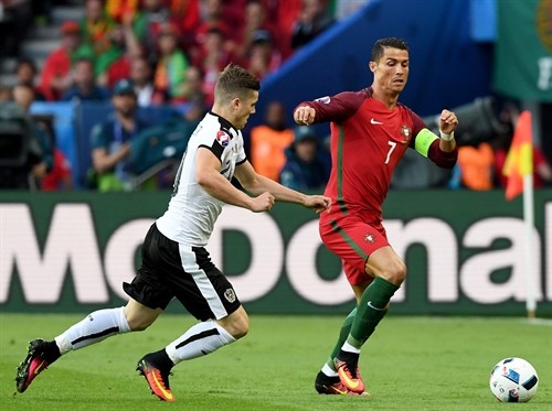 EURO 2016: Ronaldo lại gây thất vọng, Bồ Đào Nha gặp khó 