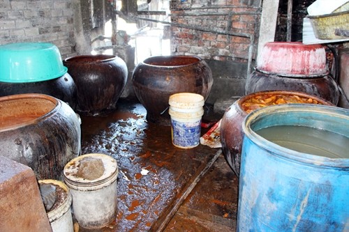 Vĩnh Long: Phát hiện 2 cơ sở sản xuất mắm không đảm bảo vệ sinh