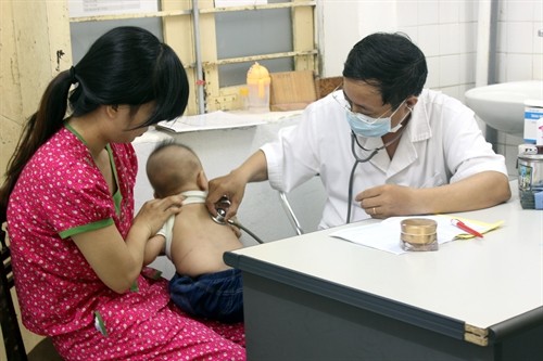 Nghệ An: Trẻ em nhập viện tăng cao do nắng nóng