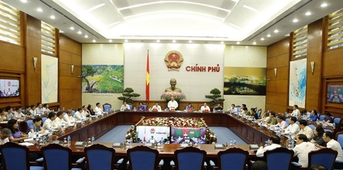 Thủ tướng Nguyễn Xuân Phúc: Không phân biệt người bệnh được khám chữa bệnh bằng thẻ Bảo hiểm y tế