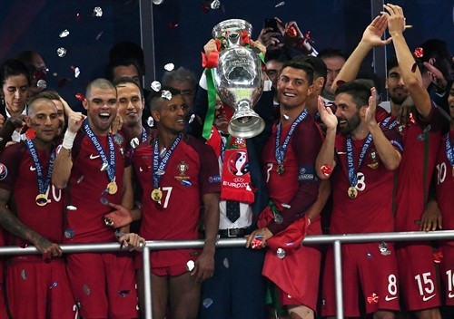 Một số hình ảnh trận chung kết EURO 2016: Bồ Đào Nha hạ Pháp 1-0 và giành chức Vô địch