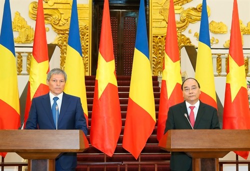 Thủ tướng Romania Dacian Ciolos thăm chính thức Việt Nam