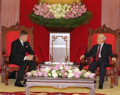 Tổng Bí thư, Chủ tịch nước, Chủ tịch Quốc hội tiếp Thủ tướng Robert Fico