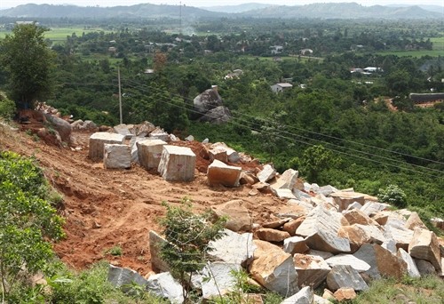 Cần ngăn chặn tình trạng khai thác đá Granite trái phép ở Đắk Lắk