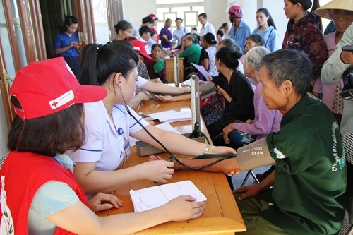 Khám, cấp thuốc miễn phí cho 1.000 người nghèo ở Hà Tĩnh