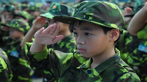 200 "chiến sĩ nhí" tham dự học kì quân đội