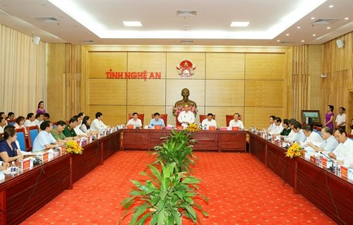 Thủ tướng Nguyễn Xuân Phúc: Nghệ An cần đổi mới mạnh mẽ tư duy trong phát triển kinh tế-xã hội