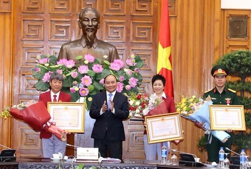 Thủ tướng Nguyễn Xuân Phúc gặp gỡ, chúc mừng Đoàn Thể thao Việt Nam tham dự Olympic Rio 2016