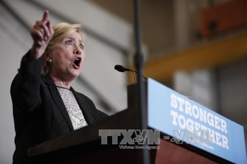 Bầu cử Mỹ: Bà Clinton tiếp tục bỏ xa ông Trump 