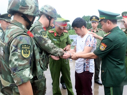 Quảng Ninh: Bắt, trao trả đối tượng truy nã cho Công an Trung Quốc