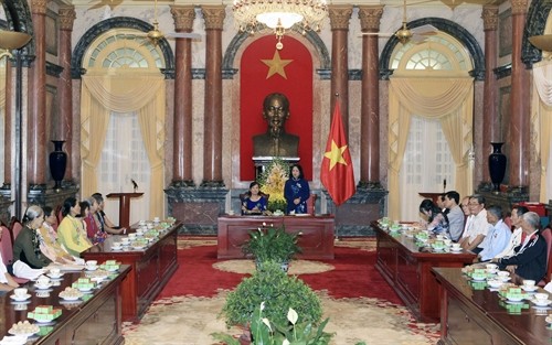 Phó Chủ tịch nước Đặng Thị Ngọc Thịnh tiếp đoàn đại biểu người có công tỉnh Vĩnh Long