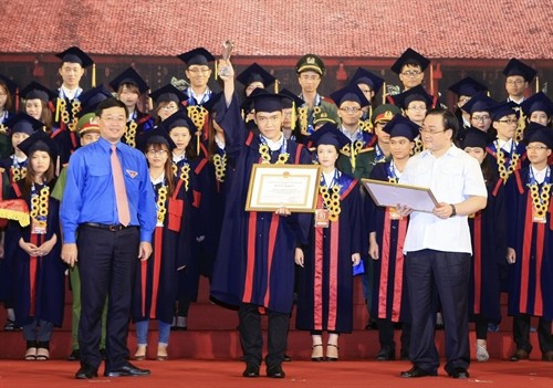 Hà Nội tuyên dương các thủ khoa xuất sắc năm 2016