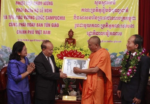 Bộ trưởng Bộ Lễ nghi và Tôn giáo Campuchia thăm, làm việc tại Thành phố Hồ Chí Minh