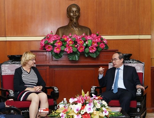 Chủ tịch Ủy ban Trung ương Mặt trận Tổ quốc Việt Nam tiếp Giám đốc khu vực Đông Á - Thái Bình Dương của UNICEF