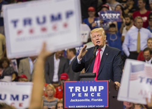 Bầu cử Tổng thống Mỹ 2016: Tỷ phú Donald Trump tiếp tục chọc giận đảng Cộng hòa