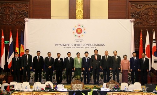 Hội nghị Tham vấn Bộ trưởng kinh tế ASEAN + 3 với Trung Quốc, Nhật Bản và Hàn Quốc.