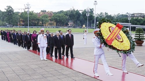 Lãnh đạo Đảng, Nhà nước viếng Chủ tịch Hồ Chí Minh và tưởng niệm các Anh hùng liệt sỹ nhân kỷ niệm 71 năm Cách mạng tháng Tám và Quốc khánh 2/9