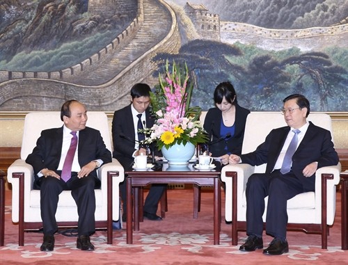Thủ tướng Nguyễn Xuân Phúc hội kiến Ủy viên trưởng Ủy ban Thường vụ Đại hội đại biểu nhân dân toàn quốc Trung Quốc