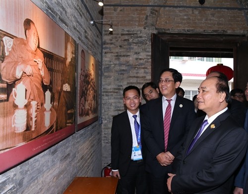 Thủ tướng Nguyễn Xuân Phúc thăm Khu học xá Trung ương và Khu Nông nghiệp công nghệ cao Bát Quế Điền Viên, Quảng Tây