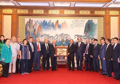 Thủ tướng Nguyễn Xuân Phúc tiếp Hội Hữu nghị Đối ngoại Nhân dân Trung Quốc và Hội gia đình cựu chuyên gia cố vấn Trung Quốc từng giúp đỡ Việt Nam