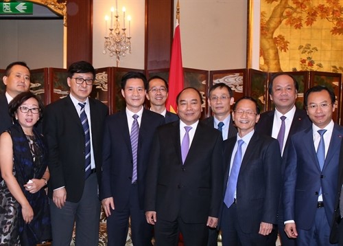 Thủ tướng Nguyễn Xuân Phúc dự Diễn đàn Kinh doanh và Đầu tư Việt Nam - Hong Kong