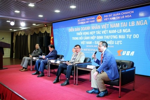 Phó Thủ tướng Trịnh Đình Dũng tham dự Diễn đàn Doanh nhân Việt Nam tại Nga