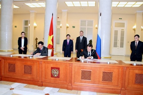 Phó Thủ tướng Trịnh Đình Dũng tham dự Khóa họp thứ 19 Ủy ban liên Chính phủ Việt Nam - LB Nga