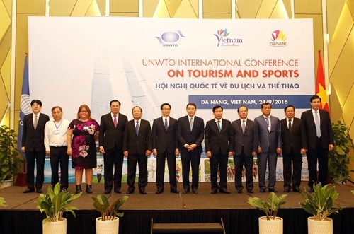 Phó Thủ tướng Vũ Đức Đam dự Hội nghị quốc tế về Du lịch và Thể thao