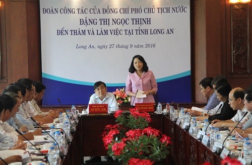 Phó Chủ tịch nước Đặng Thị Ngọc Thịnh làm việc tại tỉnh Long An