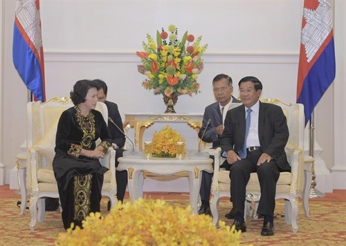 Chủ tịch Quốc hội Nguyễn Thị Kim Ngân hội kiến Thủ tướng Chính phủ Hoàng gia Campuchia Samdech Hun Sen
