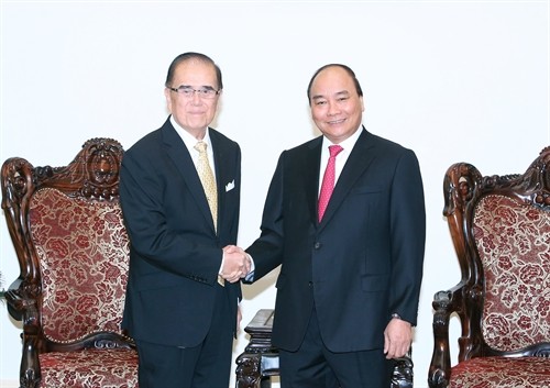 Thủ tướng Nguyễn Xuân Phúc tiếp cựu Chủ tịch Thượng viện Malaysia