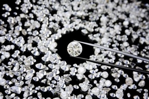 Đã tìm ra vật liệu cứng hơn kim cương