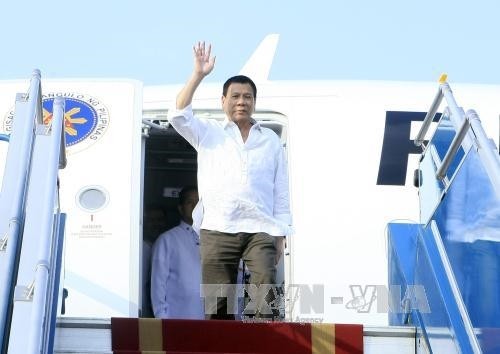 Tổng thống Philippines kết thúc tốt đẹp chuyến thăm Việt Nam