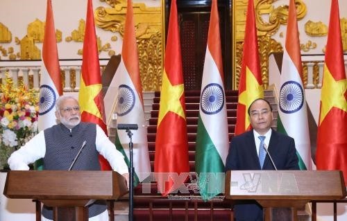 Thủ tướng Nguyễn Xuân Phúc hội đàm với Thủ tướng Narendra Modi 