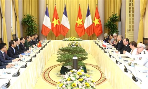 Chủ tịch nước Trần Đại Quang hội đàm với Tổng thống Pháp Francois Hollande