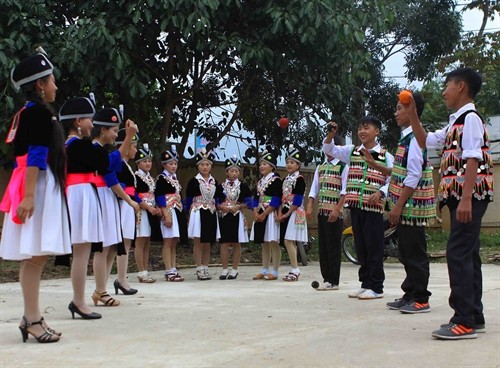 Nghệ An: Đồng bào dân tộc Mông, Khơ Mú vui Tết sớm