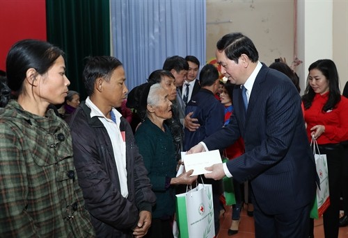 Chủ tịch nước Trần Đại Quang thăm chúc Tết tại tỉnh Nghệ An và Bộ Tư lệnh Quân khu 4