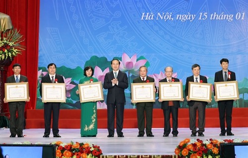 Chủ tịch nước Trần Đại Quang dự Lễ trao Giải thưởng Hồ Chí Minh và Giải thưởng Nhà nước về Khoa học và Công nghệ