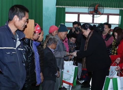 Phó Chủ tịch Quốc hội Tòng Thị Phóng thăm và chúc Tết tại tỉnh Bắc Giang, Bắc Ninh
